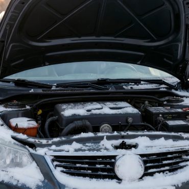 Hogyan óvjuk meg autónkat a téli akkumulátor krízistől